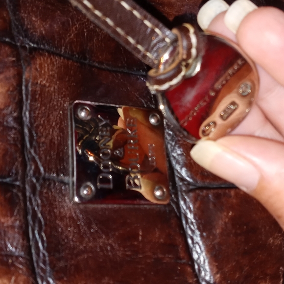 DOONEY&BOURKE PURSE - Picture 6 of 12